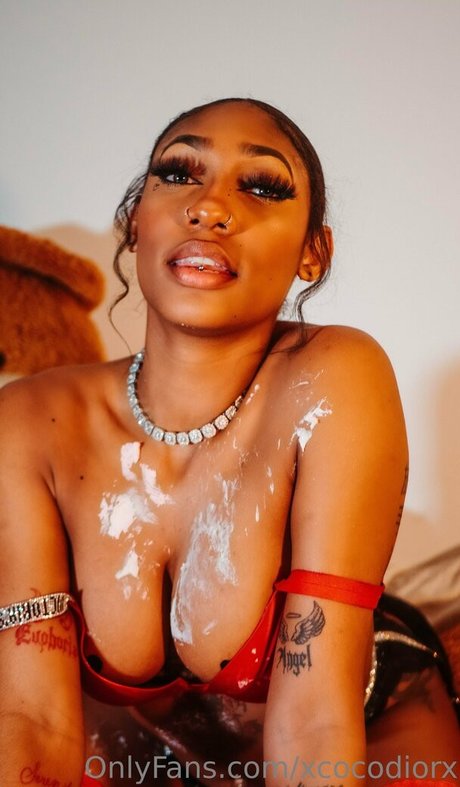 xcocodiorx hot model picture