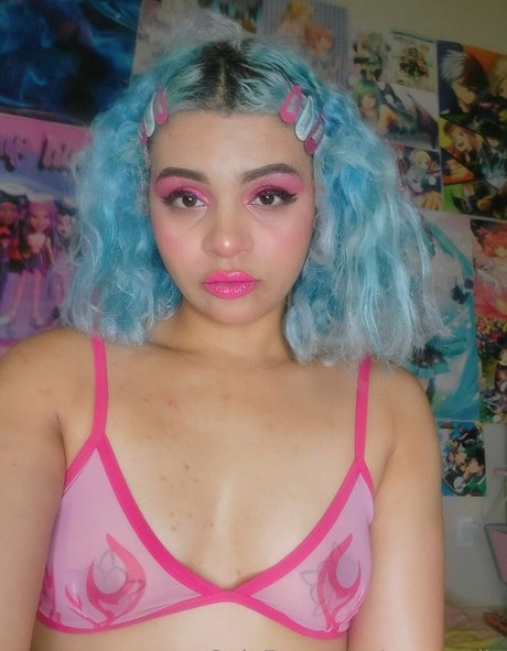 moregelly model porn image