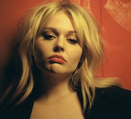 Emily Lind sex pornstar photos