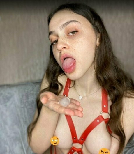 love whip pretty actress photo