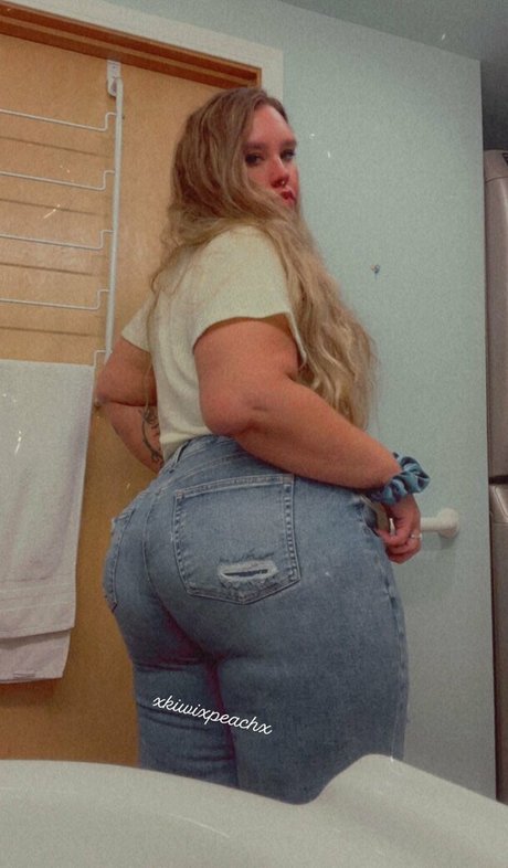 xkiwixpeachx pornstar high quality pic