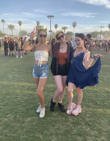 jenhearts247 adult model pic