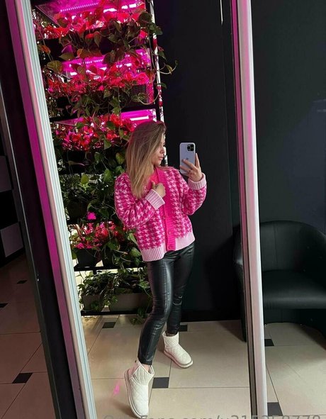 juliawind exclusive pornstar image