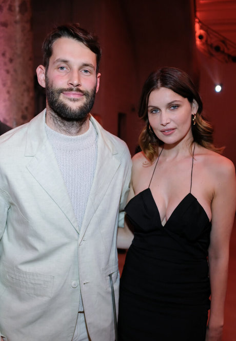 Laetitia Casta star naked photos