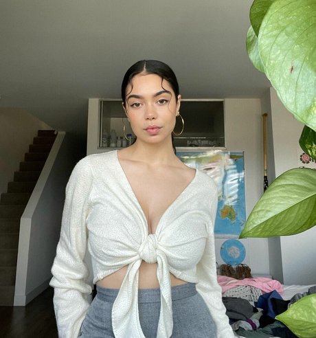 Aulii Cravalho pretty star archive