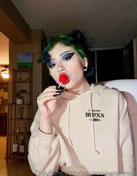 mistressroxybdsm art actress photo