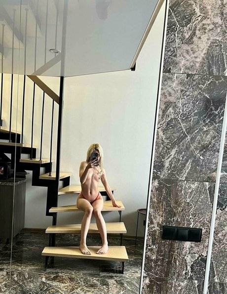 evelinalittledemon naked pornstar pictures