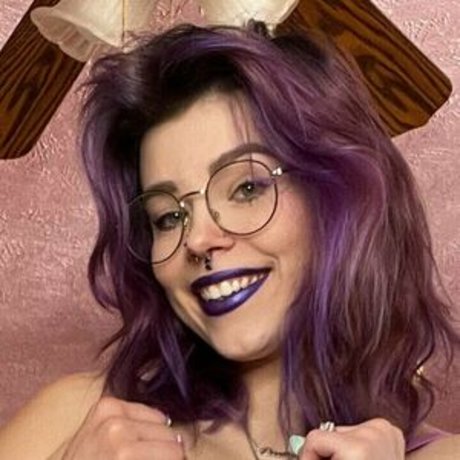 queen egirl27 thumbnail