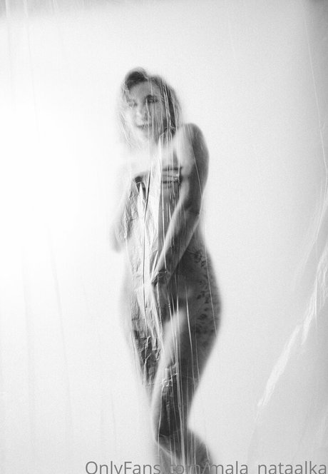 mala nataalka naked star images