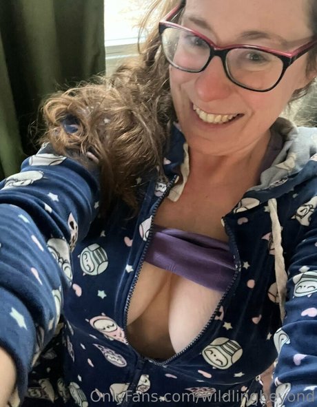 wildlingbeyond naked pornstar photo