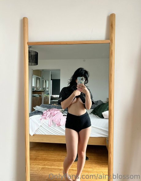 airy blossom model sex photos