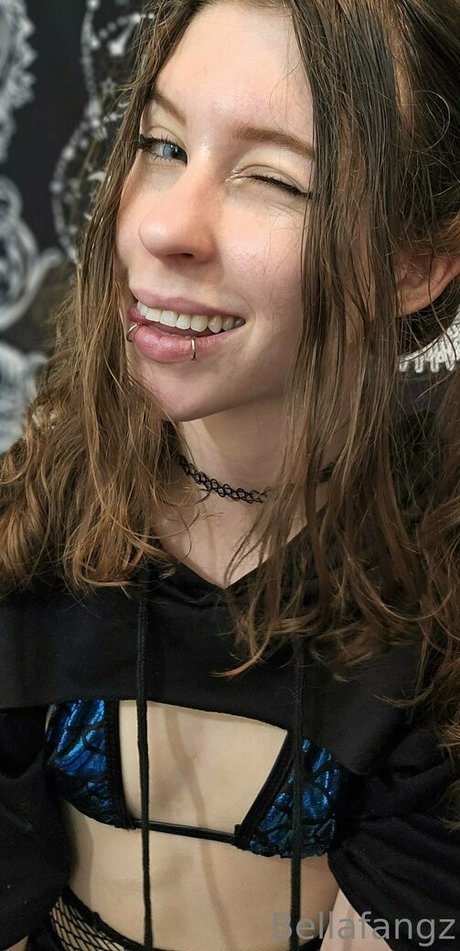 bellafangz model porn img