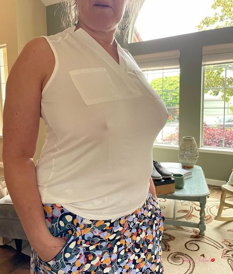 Smokey Chestnut model images