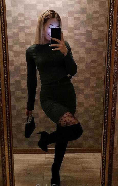 emilyon pretty model archive