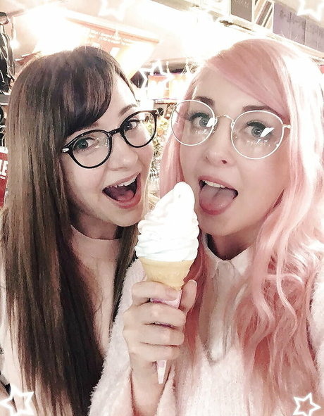 Connie Glynn naked model pic