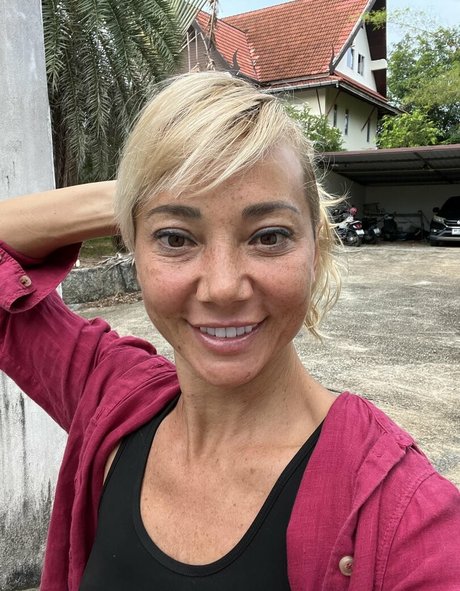 Mommy Di hot actress pics