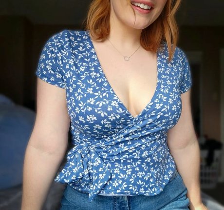 Lily Rogue nude actress galleries
