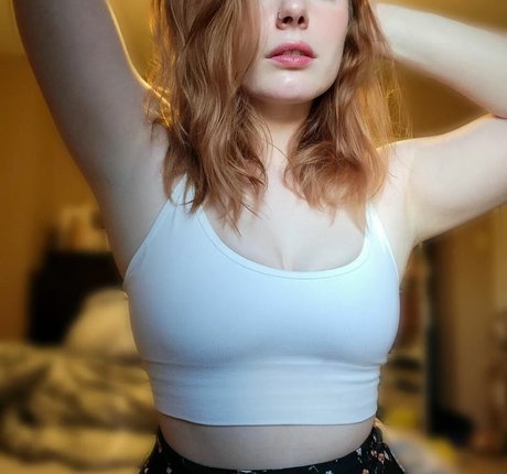 Lily Rogue model pornographic images