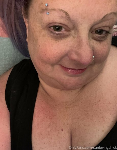 sunlovingchick pornstar pic