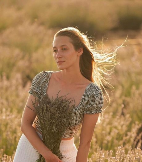 Dina Lewd hot pornstar images