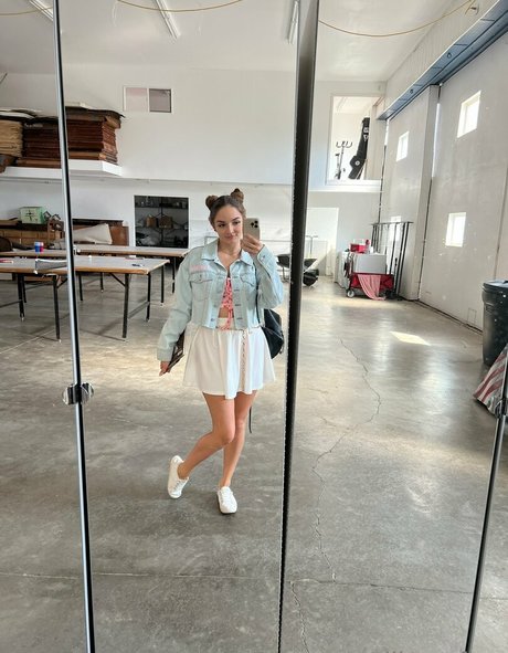 tillytoyfree model beautiful photo