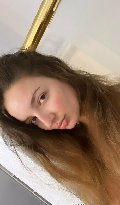 tillytoyfree hot model pics