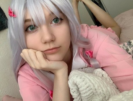 moekomori beautiful model images