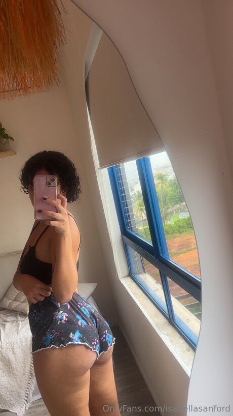 isabellasanford best model picture