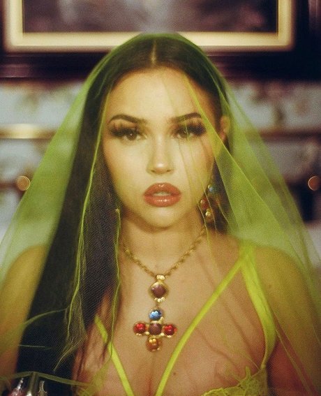 Maggie Lindemann porn actress pics