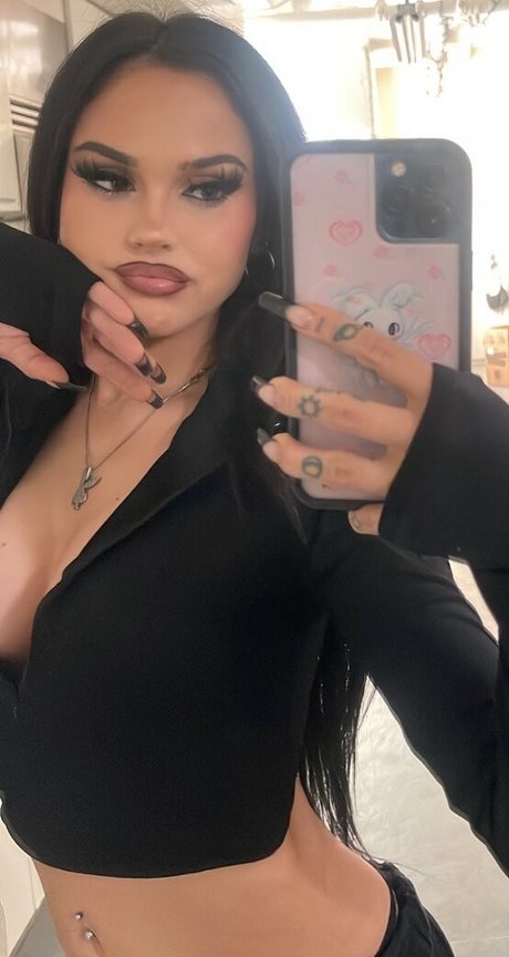 Maggie Lindemann nice star images