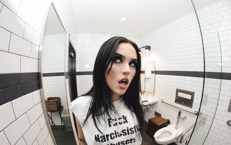 Maggie Lindemann model perfect photos