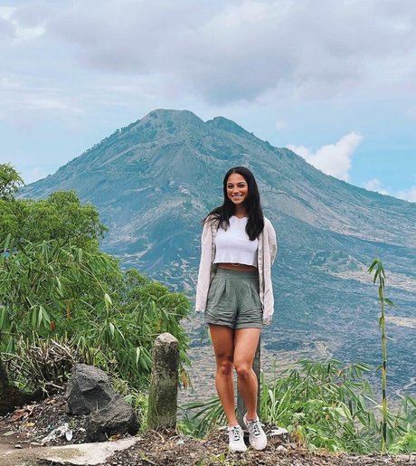 Brigit Sinaga model gallery