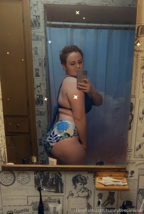 hunnybeesarecool pornographic star pic