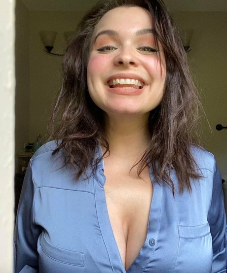 JuliaThongg sex star photo