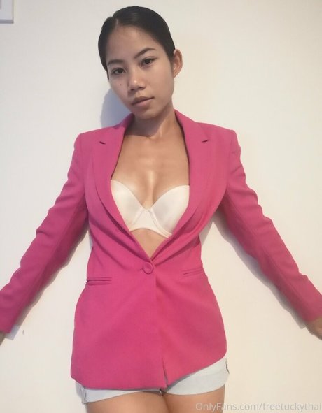 freetuckythai model exclusive photo