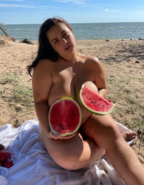 Jula Pidzhara hot pornstar photos