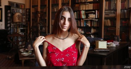 Aurora Mineo model pornographic photos