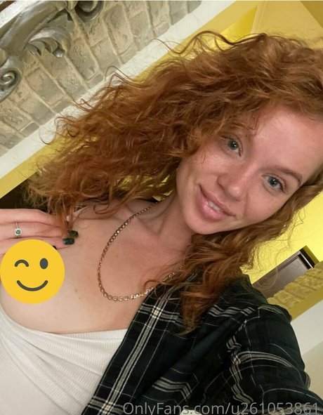 redfoxxxxxxx pornstar erotic pic