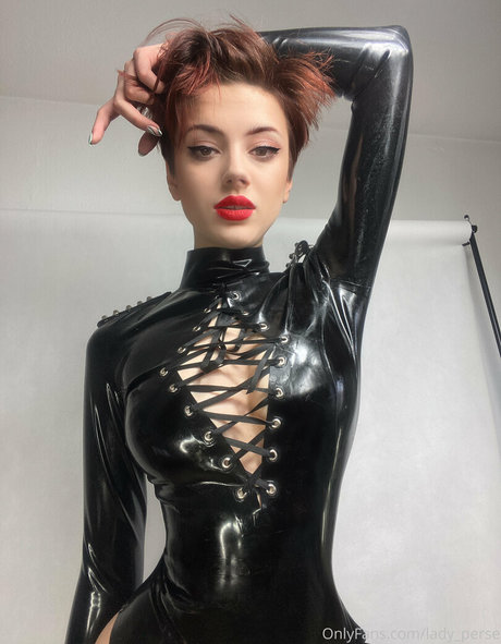 Lady Perse star exclusive images