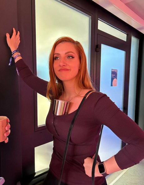Lara Loft star nude image