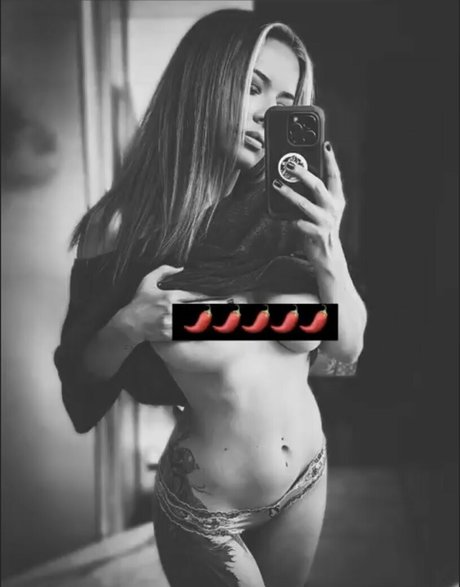 WishAlice adult star photo