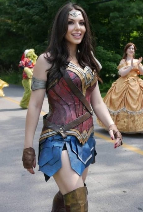 Ciny looney star high quality pictures