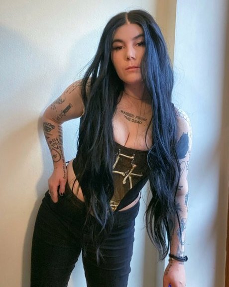 Ready To Glare sex model img