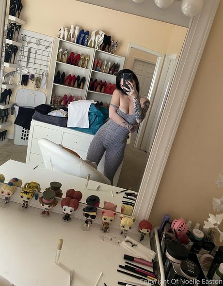 thenoelleeaston sex actress pic