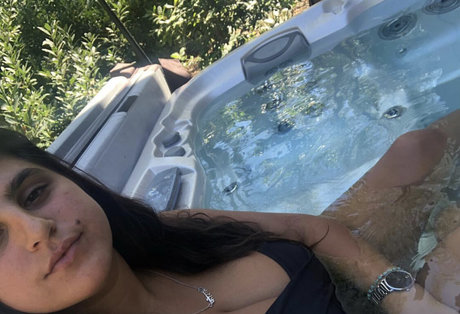 Coral Hagag model pretty image