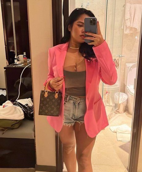 curvymoanaaa model erotic gallery