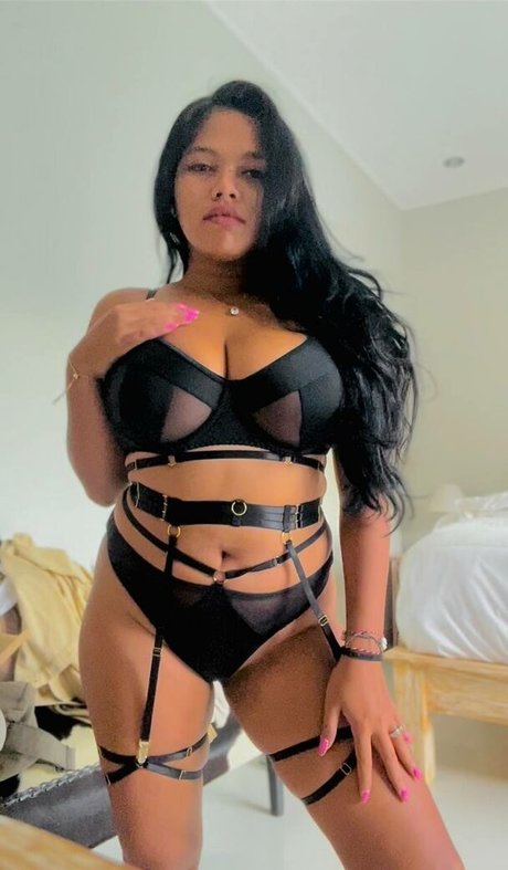 curvymoanaaa erotic star pictures