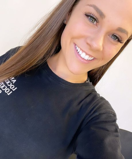 Toni Paras best actress pics