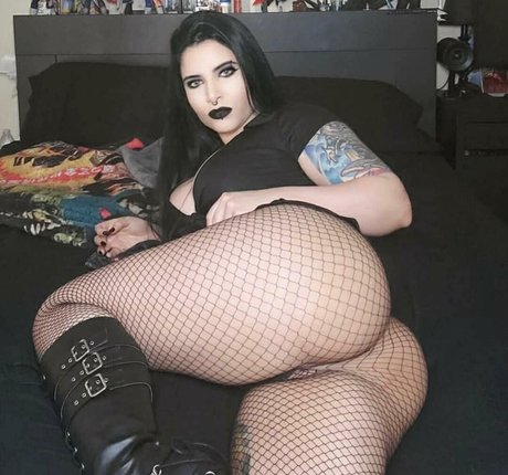 cleopatrabloodqueen naked star pic