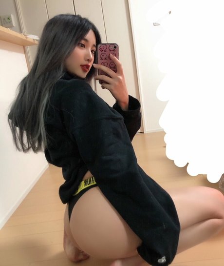 eating onlyfans art naked image